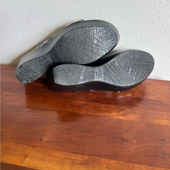 Naot Pewter Metallic Slip On Double Strap Wedge Sandal Womens 40 Casual Career - Picture 5 of 5